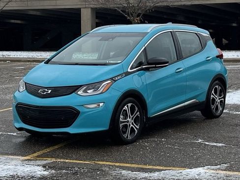 Used 2021 Chevrolet Bolt Premier w/ Infotainment Package image 3