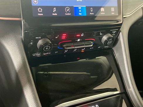 Used 2023 Jeep Grand Cherokee L Limited image 16