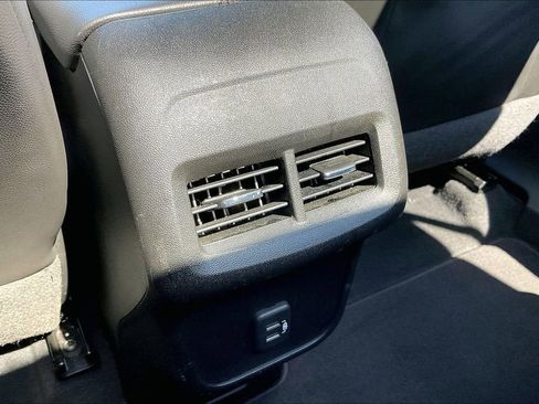Used 2022 Chevrolet Equinox RS w/ RS Leather Package FWD image 33