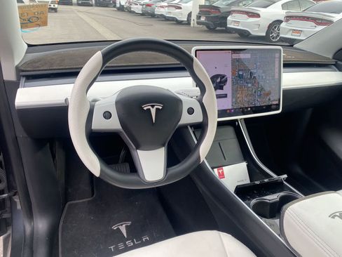 Used 2020 Tesla Model Y Long Range image 10