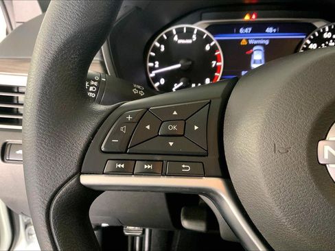 Used 2025 Nissan Altima 2.5 SV image 18