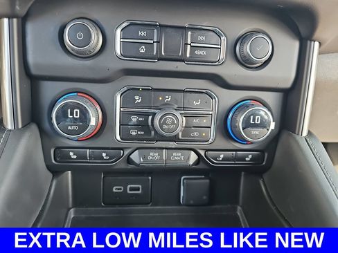 Used 2023 Chevrolet Tahoe Z71 w/ Z71 Off-Road Package AWD/4WD image 22
