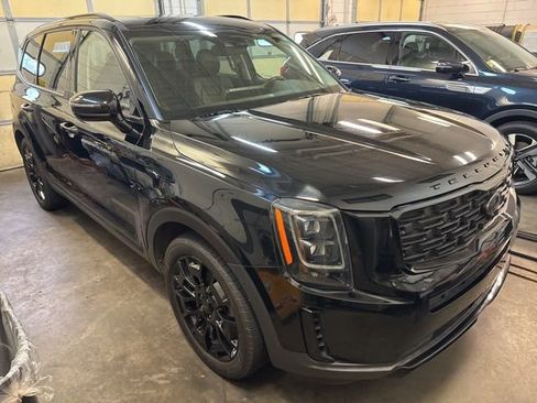 Used 2021 Kia Telluride SX w/ Nightfall Edition Package AWD/4WD image 3