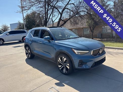 Certified 2023 Volvo XC40 B5 Plus w/ Driver Assist Package image 3