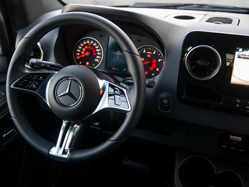 New 2025 Mercedes-Benz Sprinter 2500 image 31