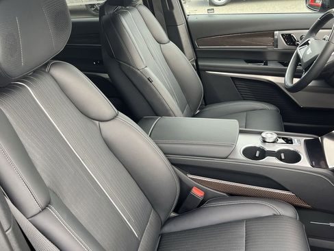 New 2026 Cadillac Vistiq Sport image 20