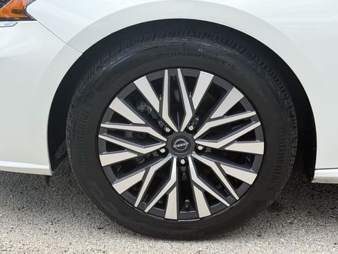 Certified 2023 Nissan Altima 2.5 SV FWD image 18