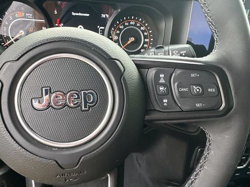 Used 2025 Jeep Wrangler Unlimited Sport AWD/4WD image 26