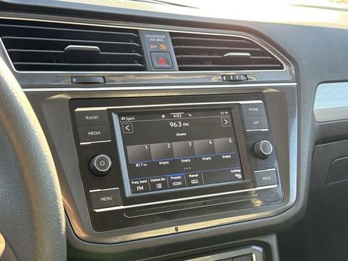 Used 2022 Volkswagen Tiguan S image 18