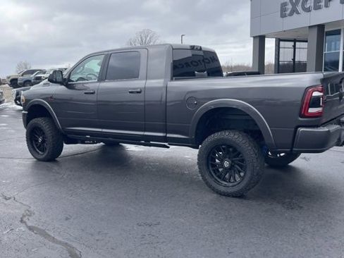 Used 2022 RAM 3500 Limited image 3