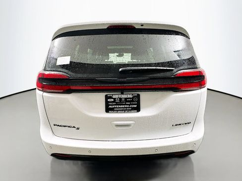 New 2026 Chrysler Pacifica Limited w/ S Appearance Package FWD image 20