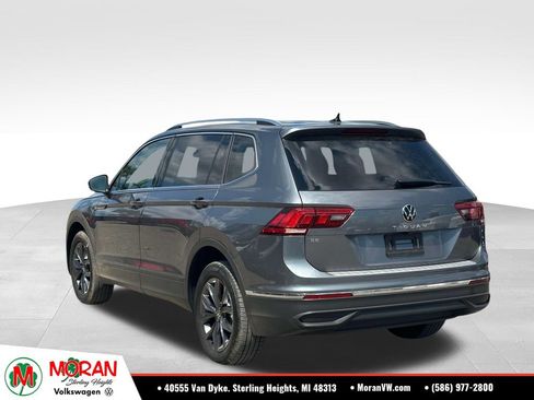 Certified 2023 Volkswagen Tiguan SE FWD image 3