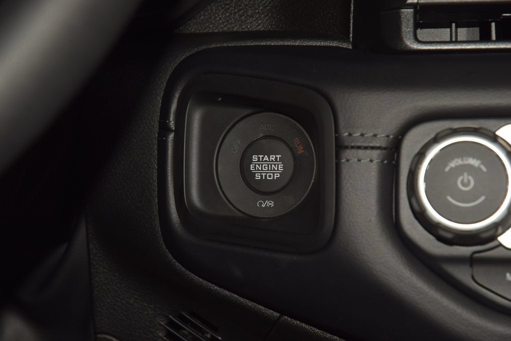 Used 2026 Jeep Gladiator Mojave AWD/4WD image 40