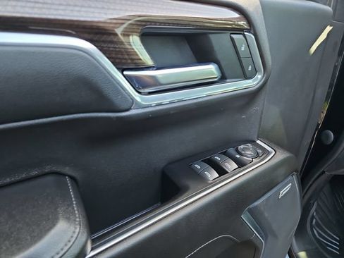 Used 2022 Chevrolet Silverado 1500 LT Trail Boss w/ Convenience Package II AWD/4WD image 17