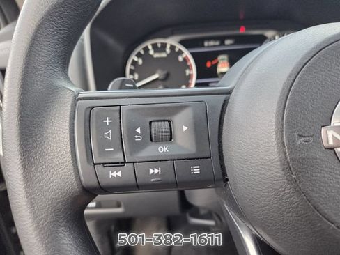 Used 2024 Nissan Rogue SV FWD image 23