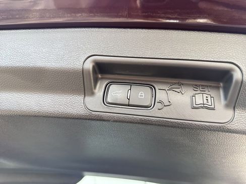 Used 2022 Ford Explorer XLT w/ Equipment Group 202A image 29