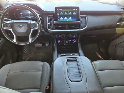 Used 2022 Chevrolet Suburban Z71 w/ Luxury Package AWD/4WD image 14