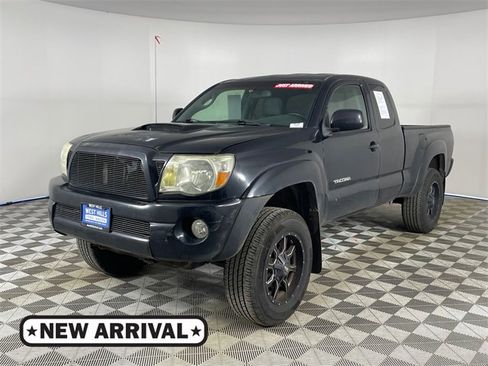 Used 2008 Toyota Tacoma PreRunner image 1