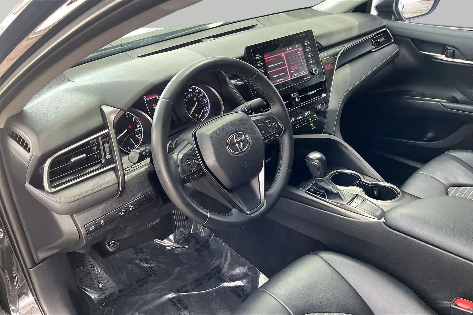 Used 2022 Toyota Camry SE FWD image 18