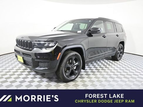 Used 2022 Jeep Grand Cherokee L Laredo image 1