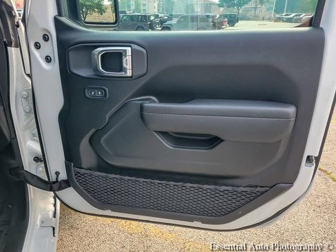 Used 2025 Jeep Wrangler Unlimited Sport AWD/4WD image 24