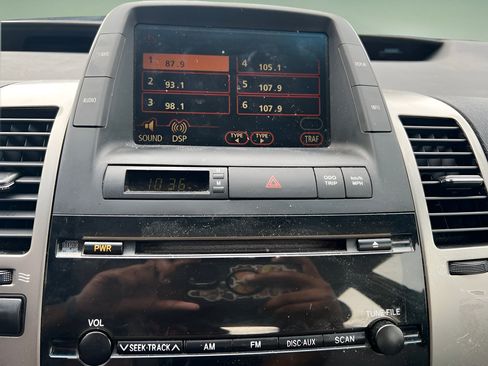 Used 2009 Toyota Prius w/ Preferred Accessory Pkg FWD image 25