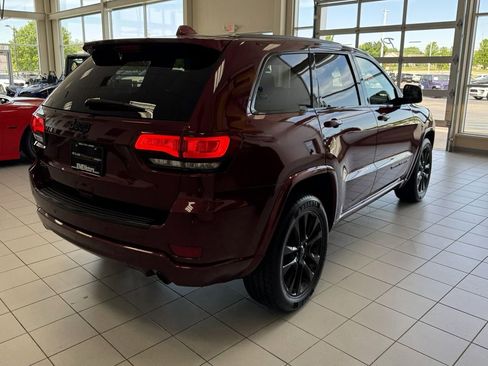 Used 2018 Jeep Grand Cherokee Altitude AWD/4WD image 61