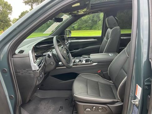 Used 2025 Cadillac Escalade Premium Luxury w/ Touring Package RWD image 16