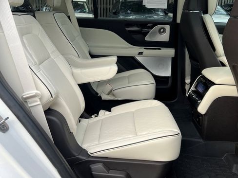 Used 2023 Lincoln Aviator Black Label image 9