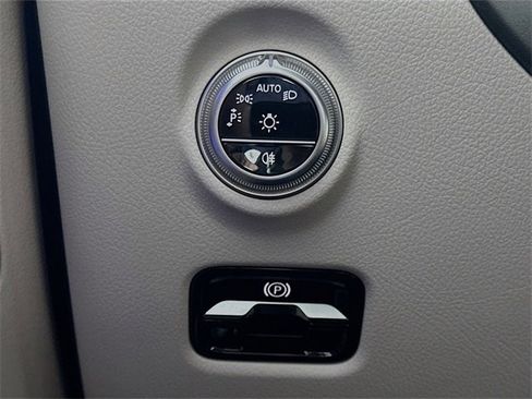 Certified 2025 Mercedes-Benz C 300 4MATIC Sedan image 10