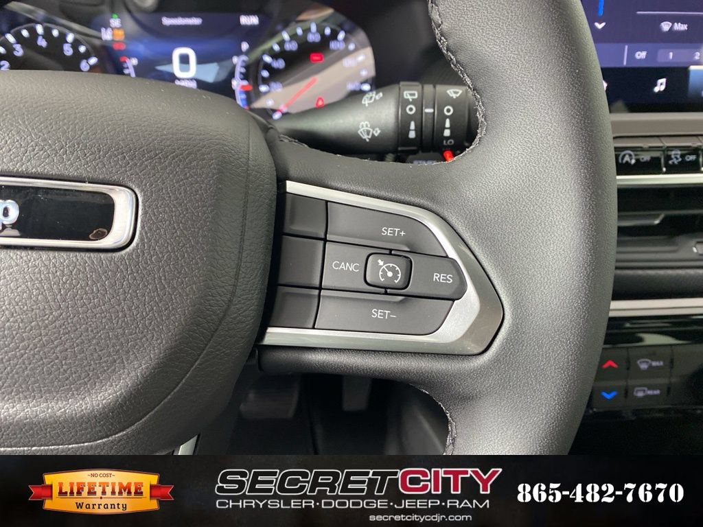 New 2026 Jeep Compass Latitude AWD/4WD image 17