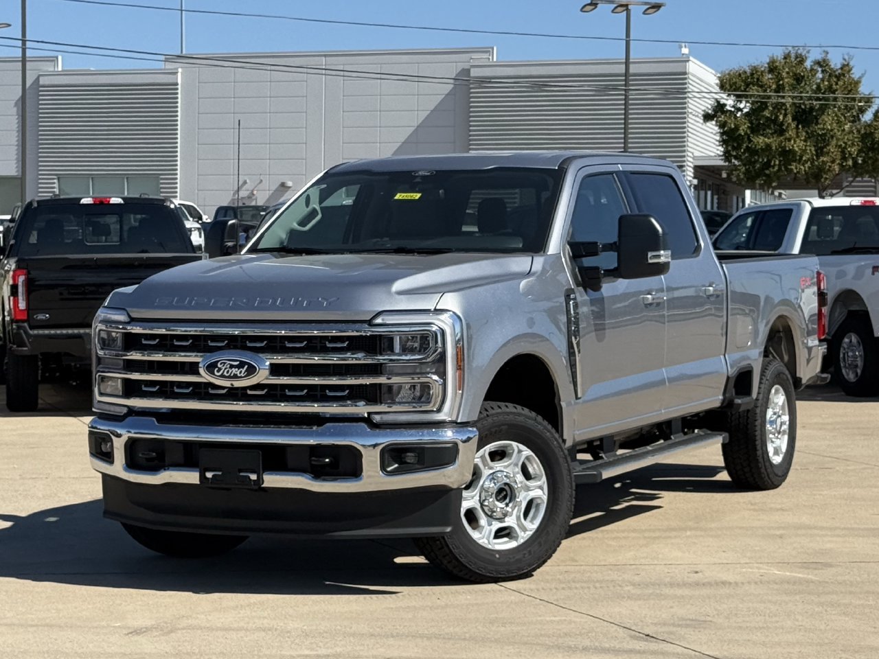 New 2027 Ford F250 XLT w/ XLT Premium Package AWD/4WD image 2