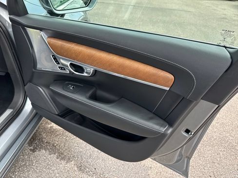 Used 2018 Volvo S90 T6 Inscription w/ Convenience Package AWD/4WD image 31
