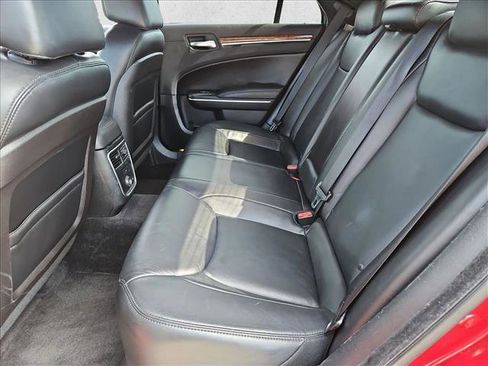 Used 2013 Chrysler 300 RWD image 16