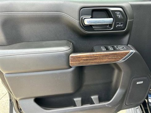 Used 2021 Chevrolet Silverado 1500 High Country w/ Technology Package image 28