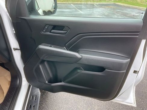 Used 2025 Chevrolet Colorado Trail Boss w/ Midnight Edition image 18