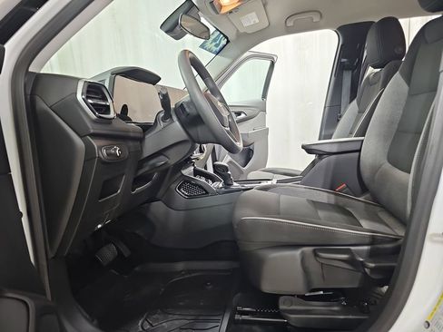 Certified 2024 Chevrolet TrailBlazer LT w/ Driver Confidence Package image 18