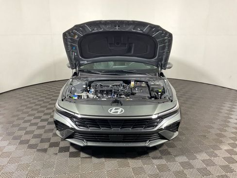 New 2026 Hyundai Elantra Limited image 9