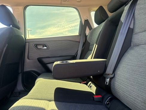 Certified 2023 Nissan Rogue SV FWD image 37