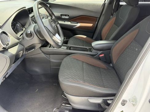 Certified 2022 Nissan Kicks SR FWD image 22