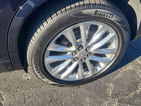 Used 2022 Cadillac XT6 Premium Luxury w/ Technology Package image 5