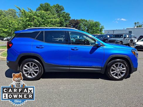 Used 2024 GMC Terrain SLT AWD/4WD image 7