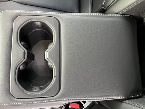 New 2025 Jeep Grand Cherokee Limited w/ Black Appearance Package image 34