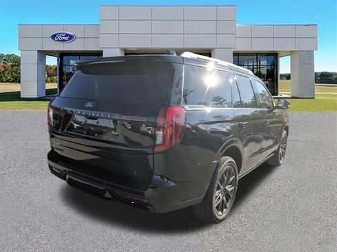 New 2025 Ford Expedition Platinum w/ Stealth Performance Package AWD/4WD image 4