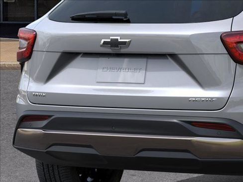 New 2025 Chevrolet Trax ACTIV w/ Driver Confidence Package image 14