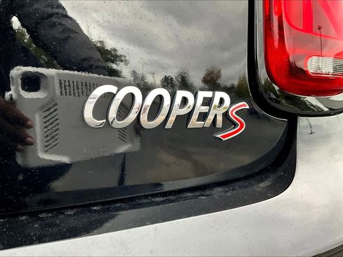 Used 2021 MINI Cooper S w/ Driver Assistance Package image 30