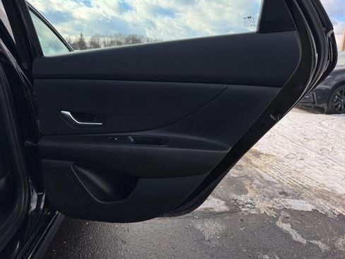 Certified 2022 Hyundai Elantra SEL image 22