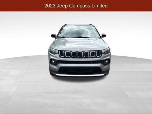 Used 2023 Jeep Compass Limited AWD/4WD image 2