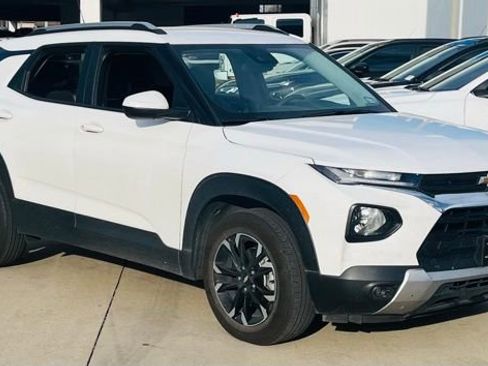 Used 2023 Chevrolet TrailBlazer LT image 1