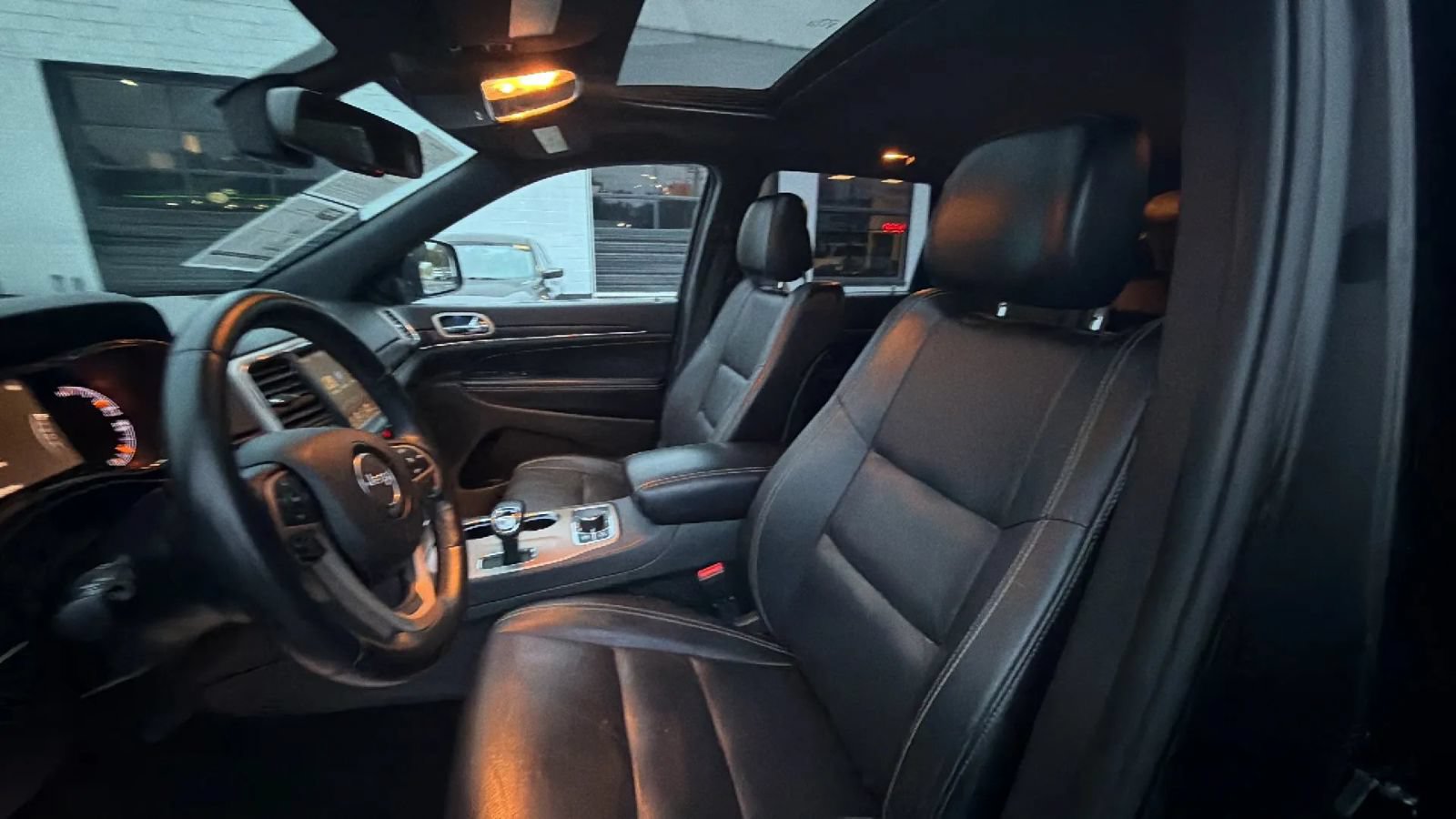 Used 2014 Jeep Grand Cherokee Limited AWD/4WD image 17